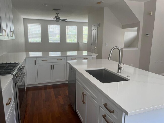 Foto del edificio - 1421 Harbour Walk Rd