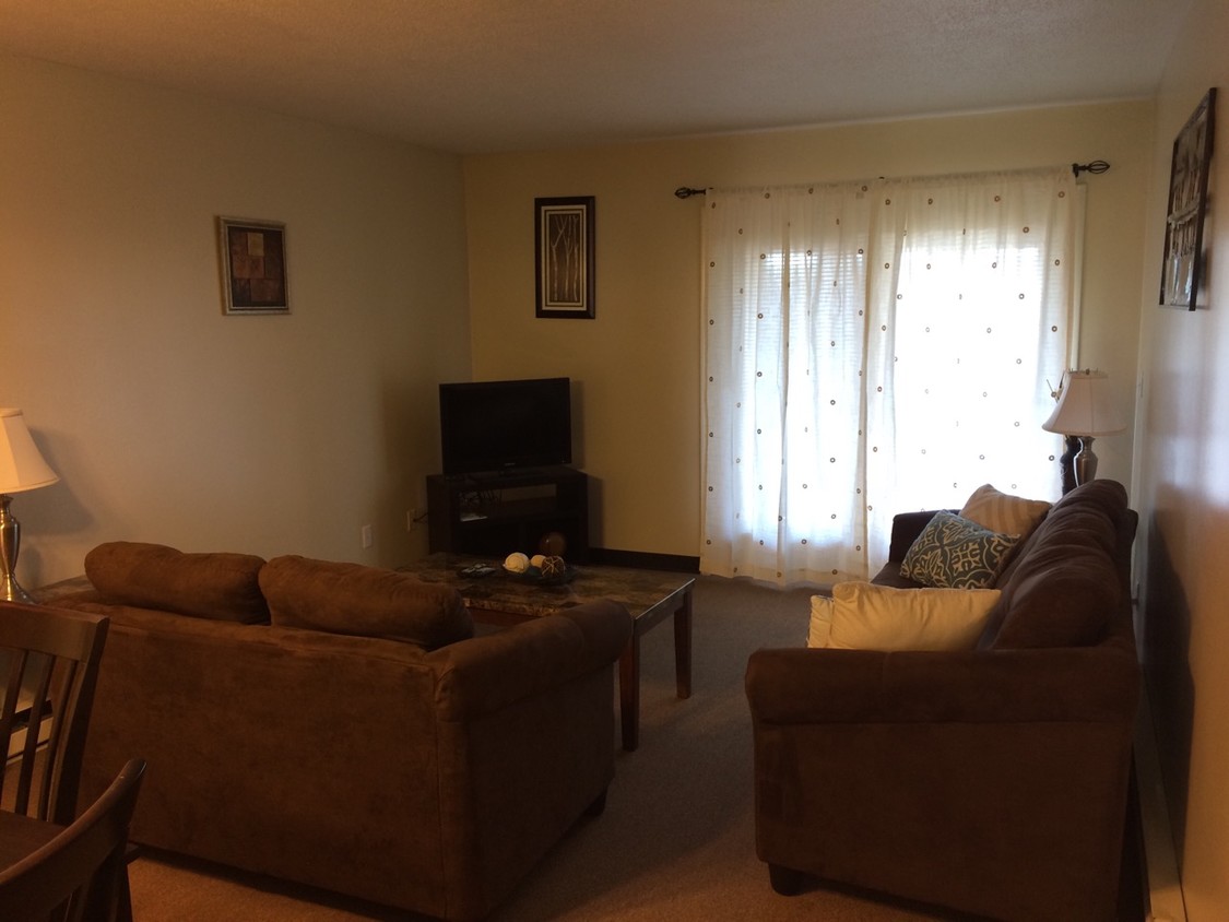Primary Photo - Ontario Village Apartments - 1261-2 Furnished