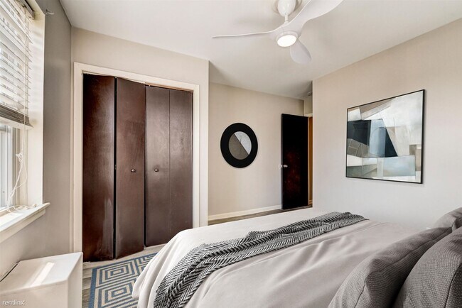 Foto del edificio - 2 br, 1 bath Triplex - 615 North 32nd Stre...