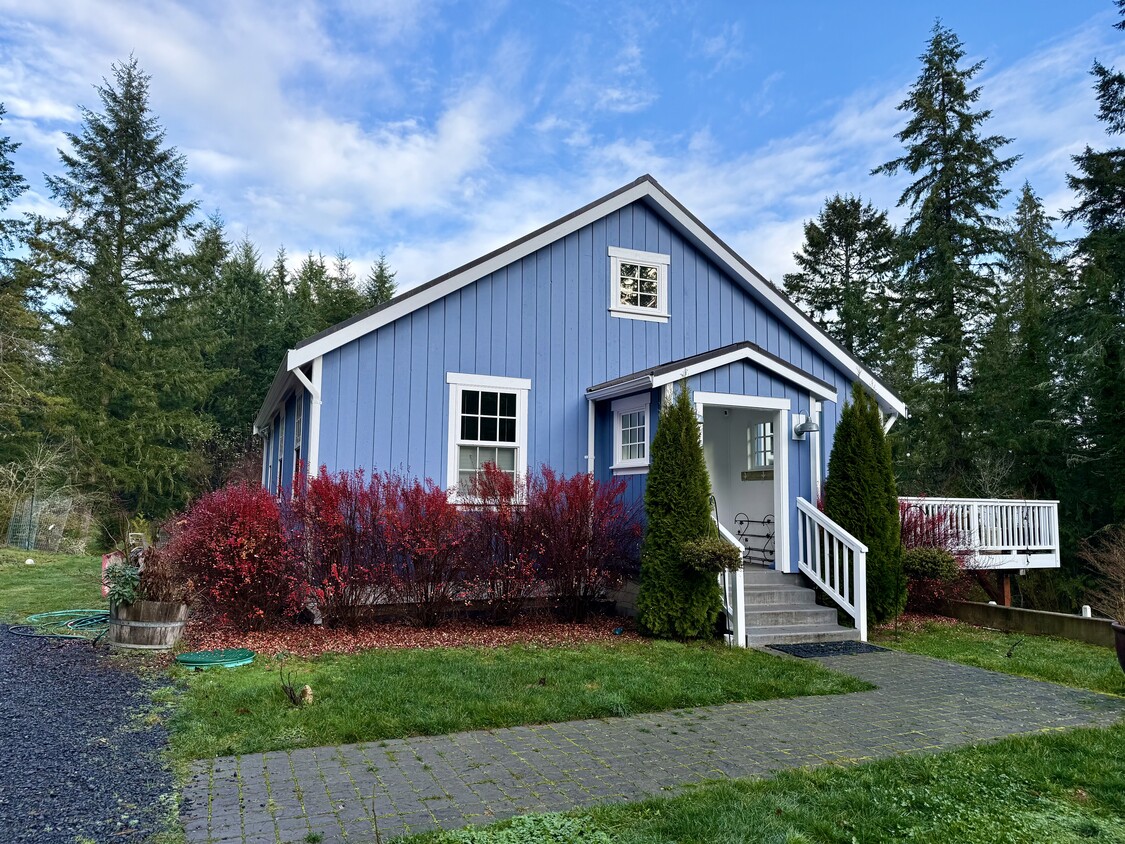 Photo - 9500 Bucsit Ln NE (Bainbridge Island, WA)