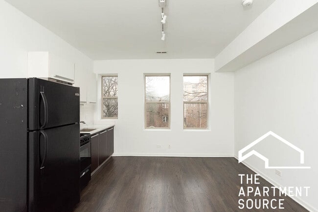 Building Photo - 5054 N Winthrop Ave