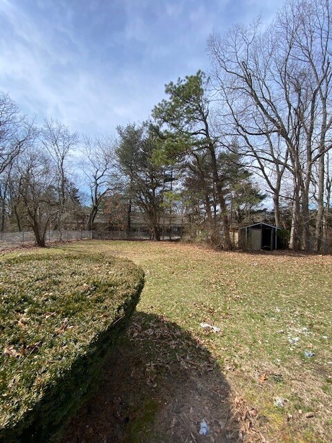 Building Photo - 42 S Longview Rd