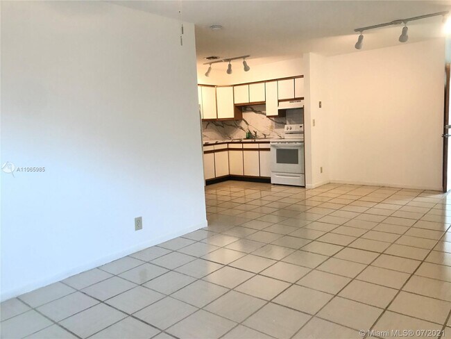 Foto del edificio - 306 NE 5th Ct