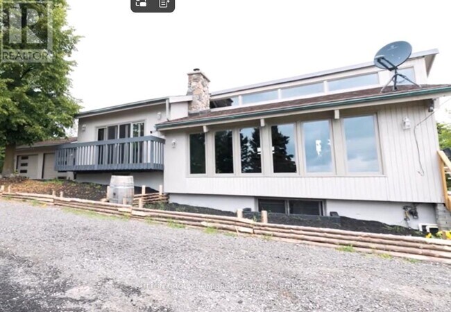 Photo du bâtiment - 934349 Airport Rd