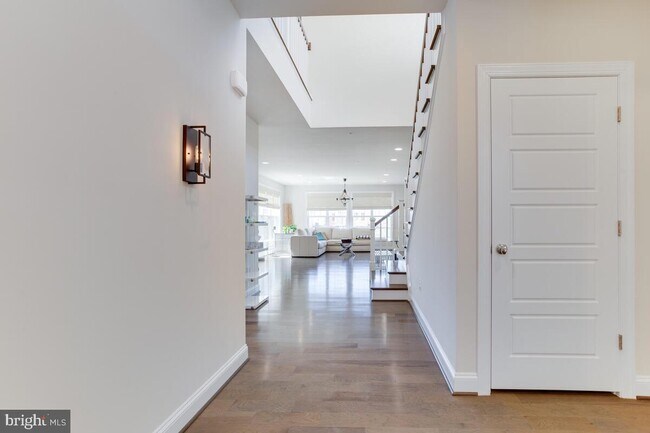Building Photo - 1284 Spanish Oak Way