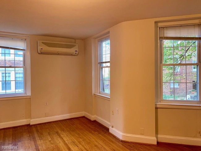 Building Photo - 2760 Devonshire Pl NW