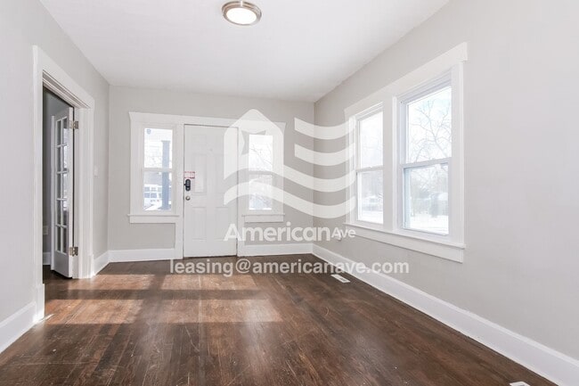 Building Photo - 2752 N 21 Pl