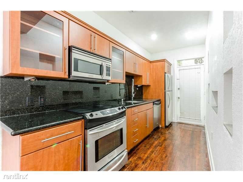 Primary Photo - 934 16th St