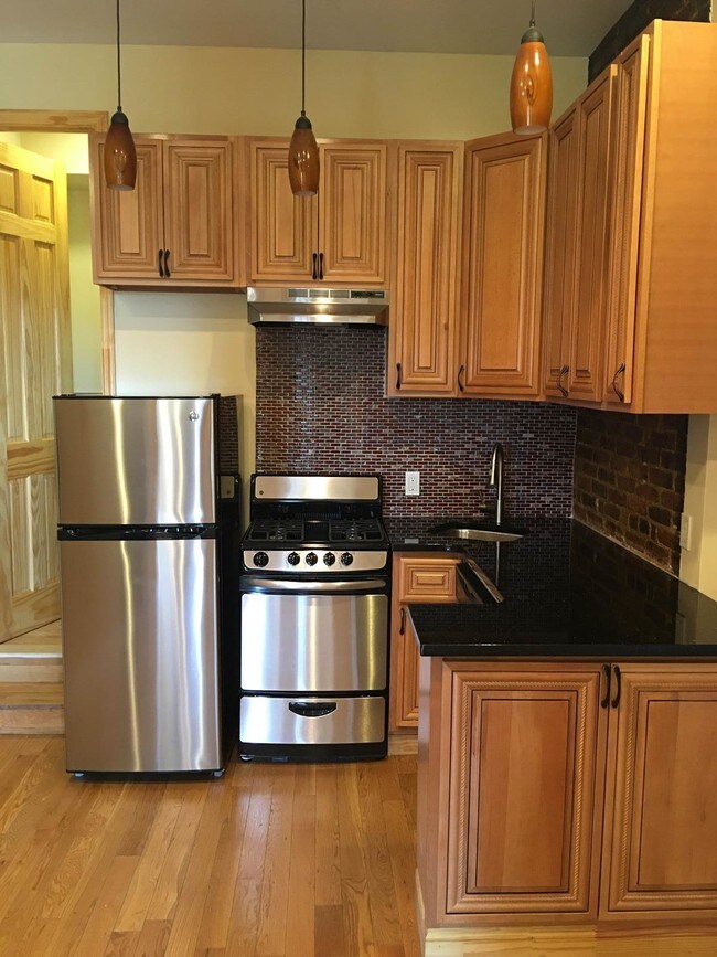 Building Photo - 399 Smith Street