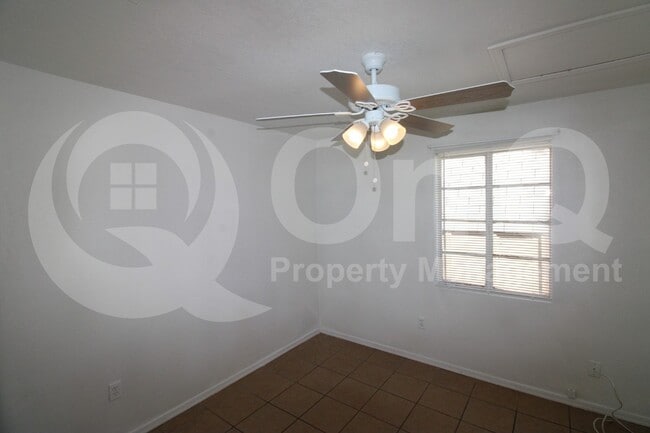 Foto del edificio - 3365 N Stone Ave