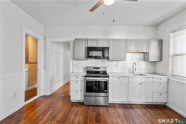 Foto del edificio - 394 Gregory St