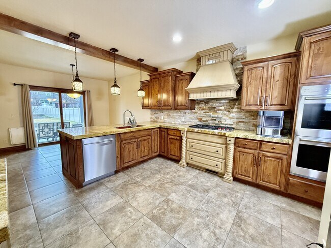 Foto del edificio - 6819 S Greenfield Way