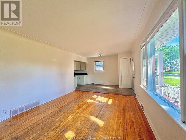 Building Photo - 2594 Askin Ave