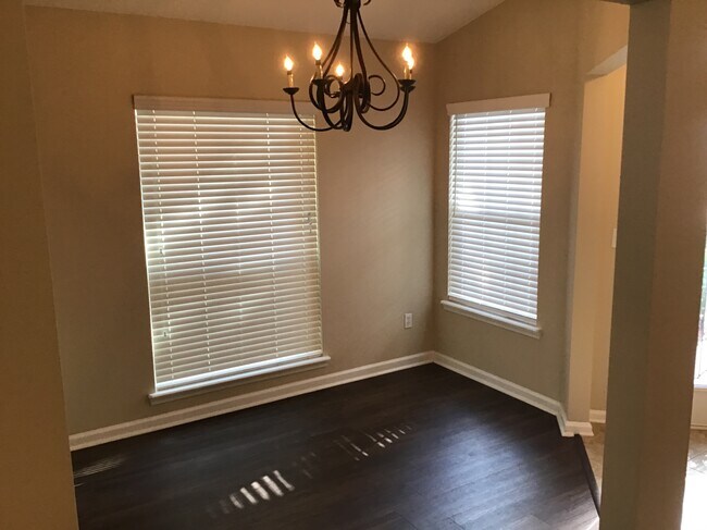 Foto del edificio - 705 Turkey Point Dr