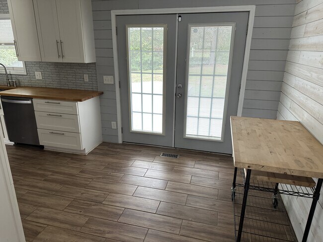 Foto del edificio - 603 Windbluff Ct