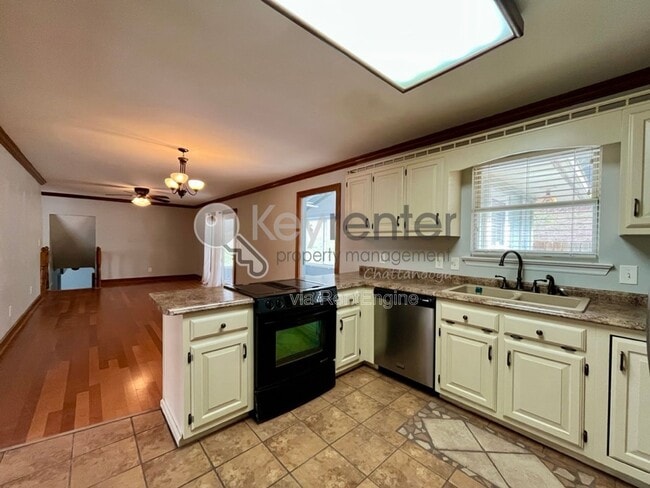 Building Photo - 4704 Privateer Rd