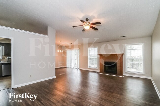 Foto del edificio - 4745 Roswell Mill Dr