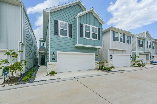 Building Photo - 583 Avisa Dr