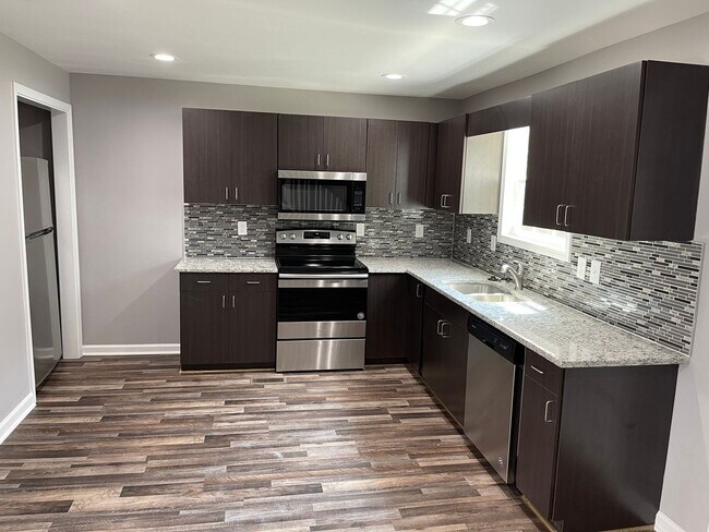 Building Photo - 3 Bedroom Duplex in Gainesville