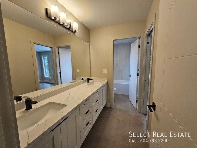 Building Photo - 7138-7138 Marble Hill Rd