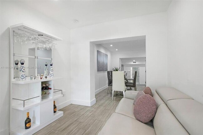 Foto del edificio - 3675 SW 26th St