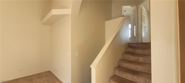 Foto del edificio - 2995 E Sunset Rd