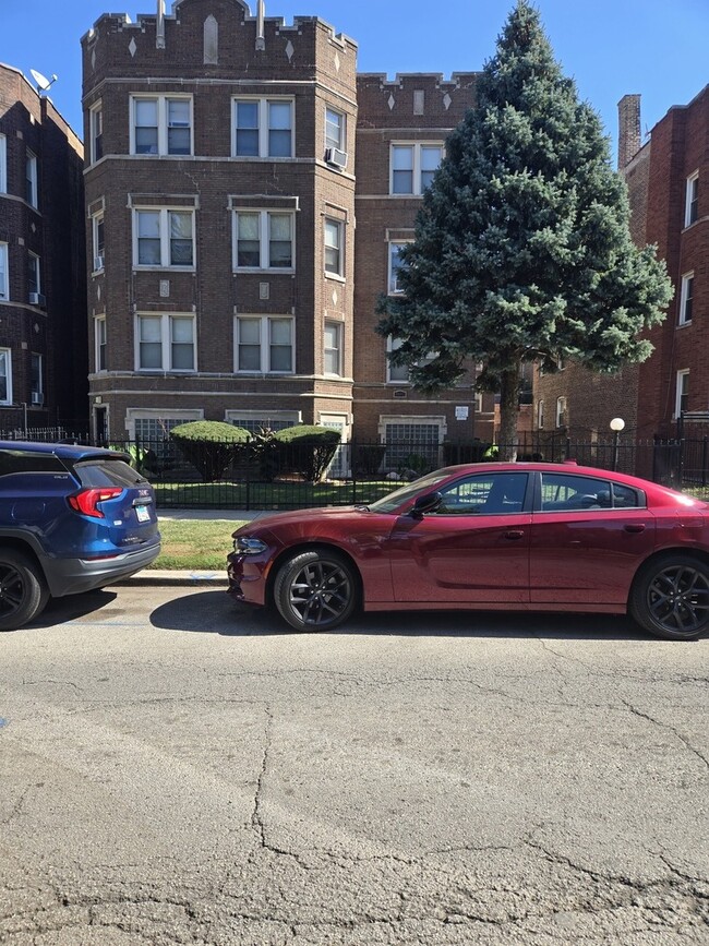 Building Photo - 7921 S St Lawrence Ave