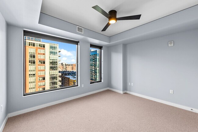 Foto del edificio - Gorgeous Two Bedroom Condo in The Coloradan!