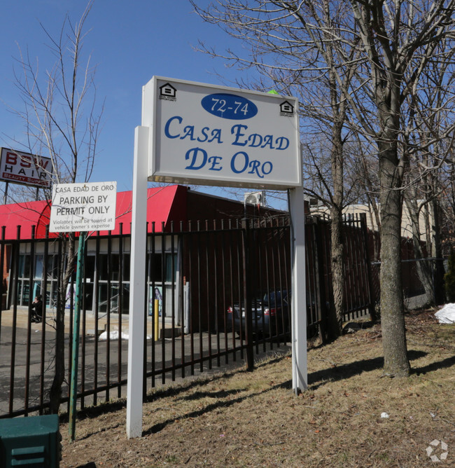 Building Photo - Casa Edad De Oro