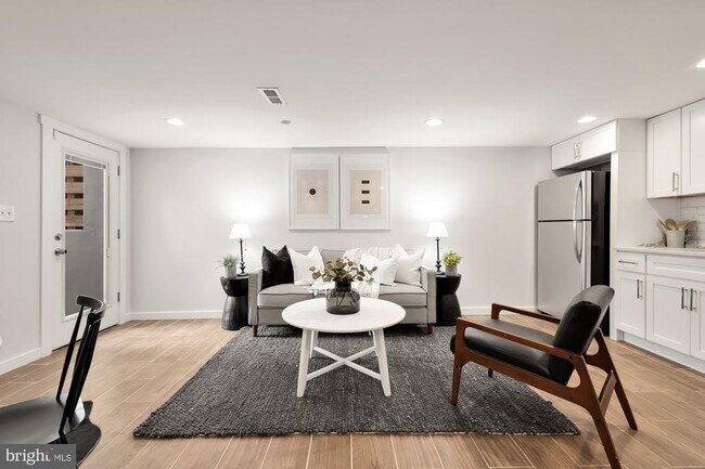 Foto del edificio - 135 Varnum St NW
