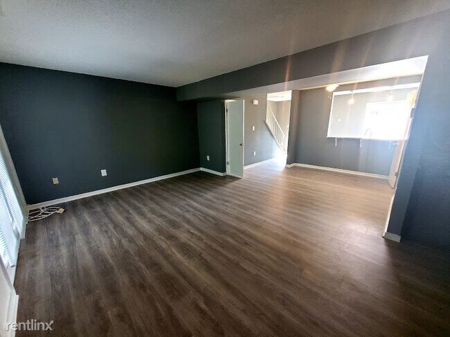 Building Photo - 2 br, 1.5 bath Townhome - 3811 Belker Ct