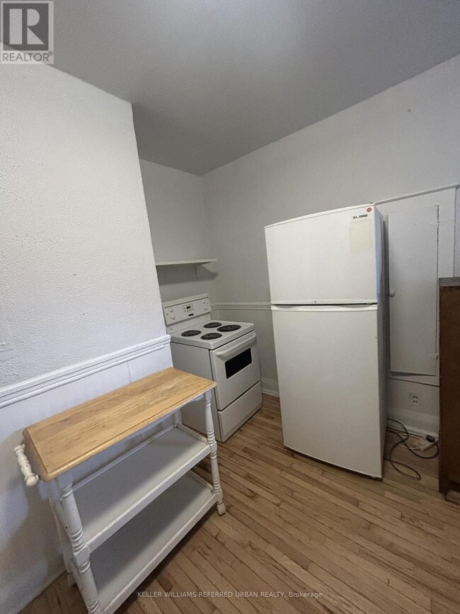 Building Photo - 28 Springhurst Ave