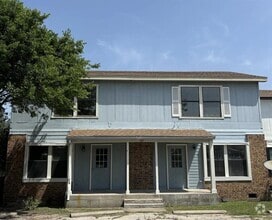Building Photo - 103 E Moerbe St
