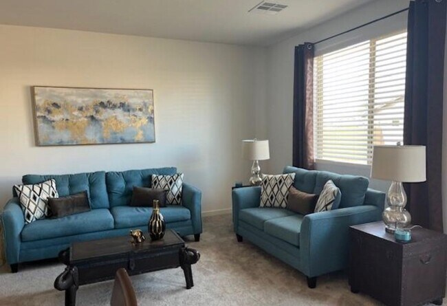 Foto del edificio - Beautiful one-story home in the golf course community of Mountain Falls