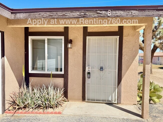 Building Photo - 6455 Linda Lee Dr