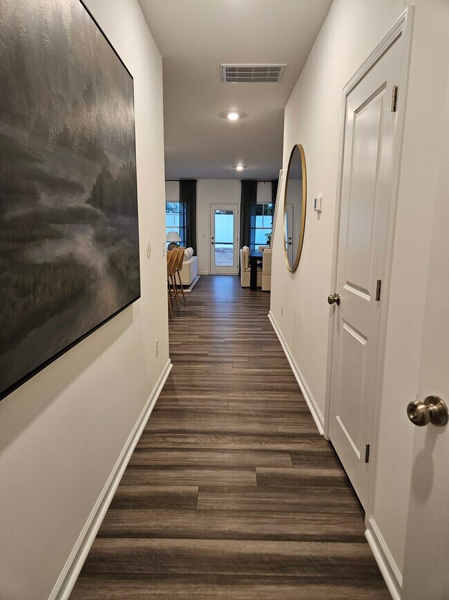 Foto del edificio - 868 Pilot St