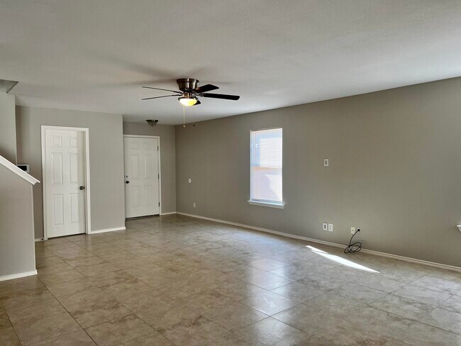 Foto del edificio - 17413 College Port Dr
