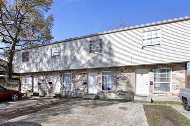 Building Photo - 728 Hinyub Ave