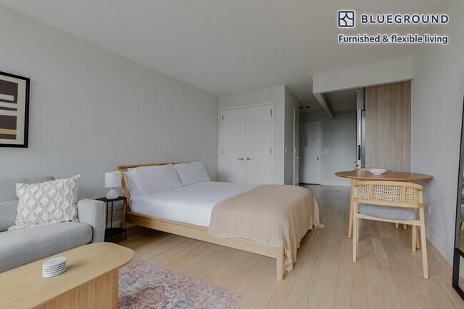 Foto del edificio - 235 W 48th St