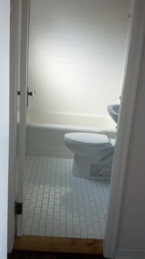 Foto del edificio - 2028 N Wycoff Ave