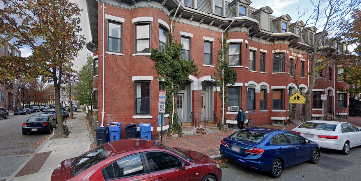 Primary Photo - 183 Harvard St