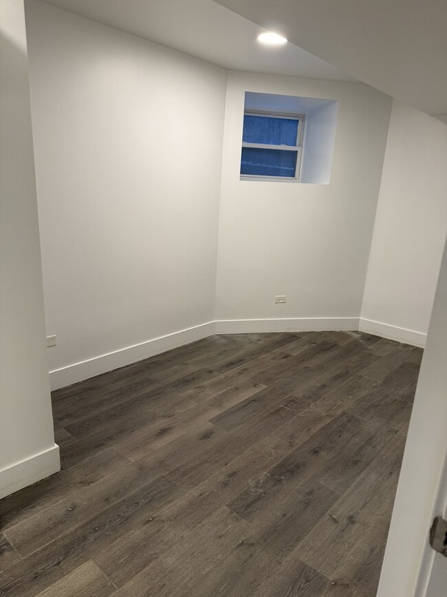 Foto del edificio - 3329 W Van Buren St