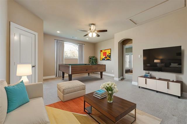 Foto del edificio - 911 Brook Forest Ln