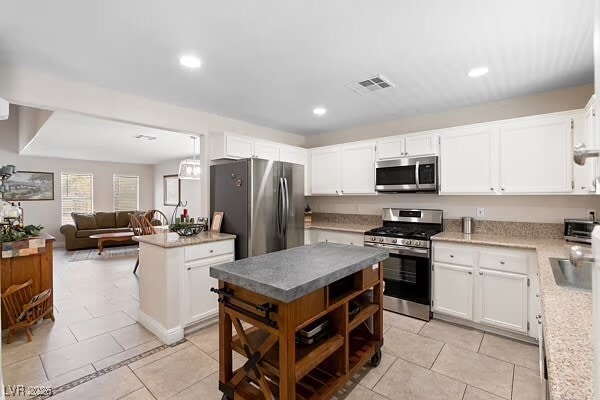 Building Photo - 5503 Aleman Dr