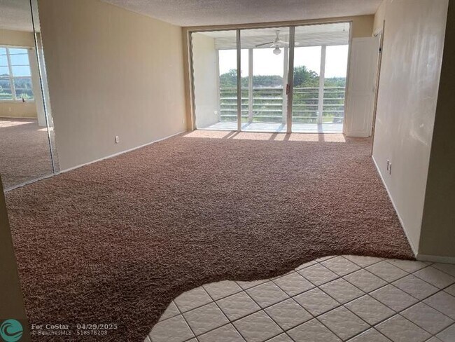 Foto del edificio - 605 Oaks Dr