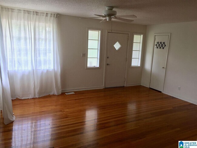 Foto del edificio - 1602 Woodfern Dr