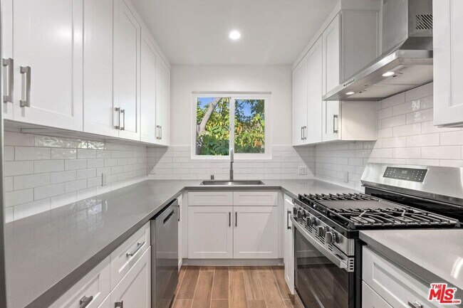 Foto del edificio - 1248 N Crescent Heights Blvd