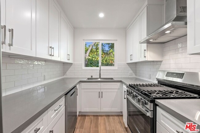 Building Photo - 1248 N Crescent Heights Blvd