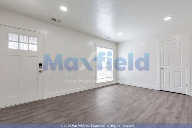 Foto del edificio - North Salt Lake 2 BD 1 BA Only $500 Deposi...