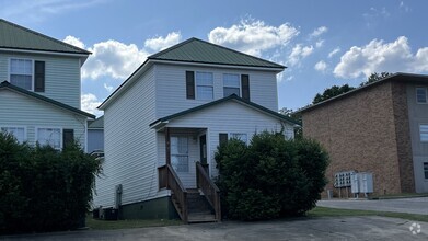 Building Photo - 807 Folmar St